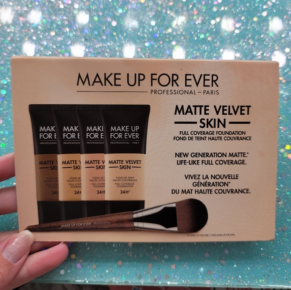 Dark Face Makeup Sample Set - Picture 5 of 16